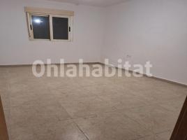 Flat, 70 m², near bus and train