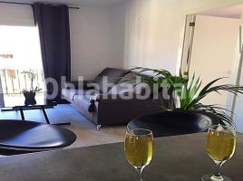 Lloguer pis, 50 m², prop de bus i tren, Centre