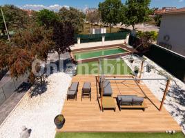 Casa (unifamiliar aislada), 646 m², cerca de bus y tren, seminuevo