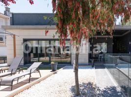 Casa (unifamiliar aislada), 646 m², cerca de bus y tren, seminuevo