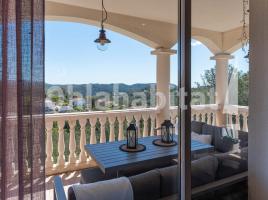 Casa (unifamiliar aislada), 306 m², cerca de bus y tren, seminuevo