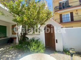 Flat, 133 m², near bus and train