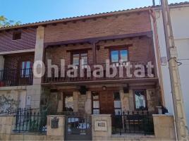Houses (detached house), 239 m², near bus and train, almost new