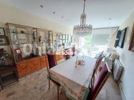 Flat, 132 m², near bus and train