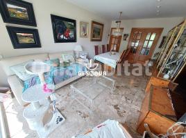 Flat, 132 m², near bus and train