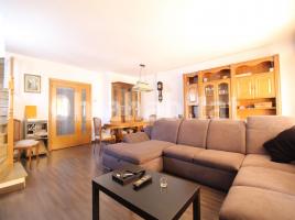 Houses (detached house), 221 m², near bus and train