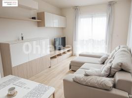 Flat, 77 m², near bus and train