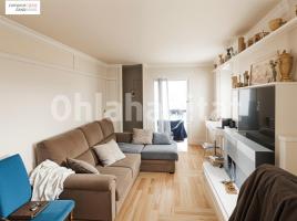 Pis, 86 m², près de bus et de train