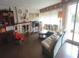 Flat, 452 m², near bus and train