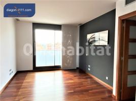 Alquiler piso, 70 m², cerca bus y metro, seminuevo