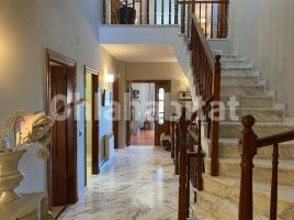 Houses (detached house), 531 m², near bus and train