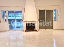 Houses (detached house), 608 m², near bus and train