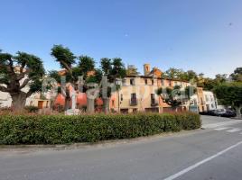 Houses (detached house), 199 m², near bus and train, crta. badorc