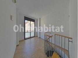 Dúplex, 62 m², cerca de bus y tren, seminuevo
