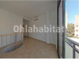 Dúplex, 62 m², cerca de bus y tren, seminuevo