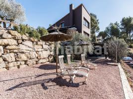 Casa (unifamiliar aislada), 218 m², cerca de bus y tren, seminuevo