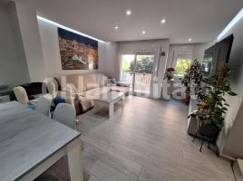 Flat, 96 m², near bus and train