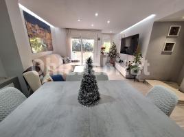 Flat, 96 m², near bus and train
