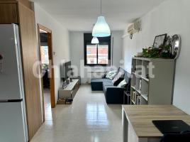 Dúplex, 70 m², cerca de bus y tren, seminuevo