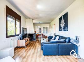  (unifamiliar aïllada), 224 m², près de bus et de train