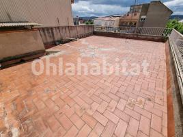 (unifamiliar aïllada), 202 m², près de bus et de train