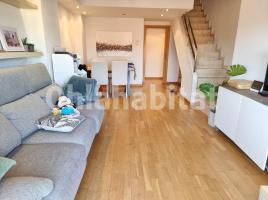 Duplex, 95 m², near bus and train, almost new