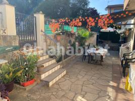 Houses (detached house), 160 m², near bus and train
