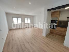 Pis, 120 m², prop de bus i tren