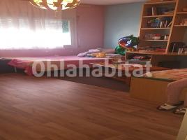 Flat, 82 m², near bus and train