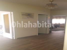 Flat, 82 m², near bus and train
