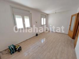 Flat, 70 m², near bus and train