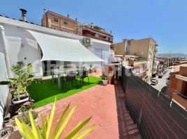 Àtic, 80 m², prop de bus i tren
