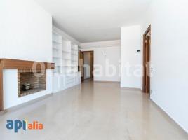 Pis, 126 m², prop de bus i tren