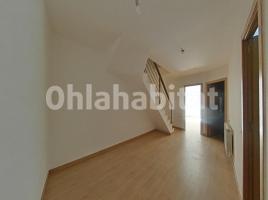 Flat, 125 m², near bus and train, almost new