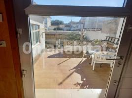 Dúplex, 95 m², cerca de bus y tren, costa