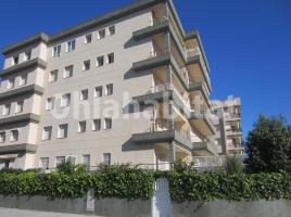 Piso, 90 m², cerca de bus y tren, costa