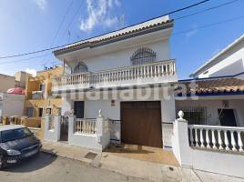 Casa (unifamiliar adossada), 102 m², prop de bus i tren, seminou