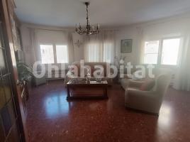 Pis, 150 m², prop de bus i tren