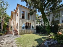 Casa (unifamiliar aislada), 337 m², cerca de bus y tren
