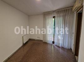 Flat, 80 m², near bus and train