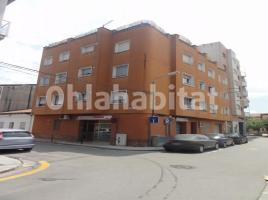 Flat, 82 m², near bus and train