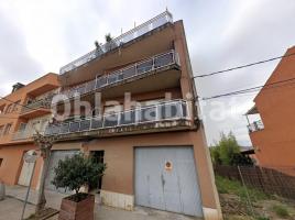 Pis, 151 m², près de bus et de train