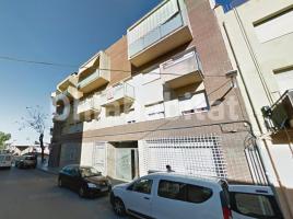 Pis, 95 m², près de bus et de train, presque neuf