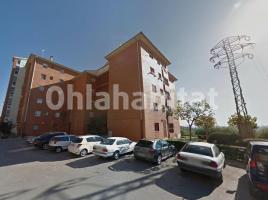 Flat, 81 m², near bus and train