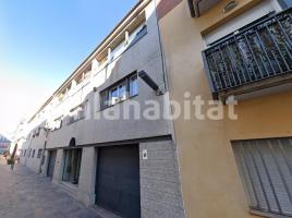 Flat, 208 m², near bus and train