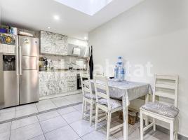 Casa (unifamiliar aislada), 216 m², cerca de bus y tren