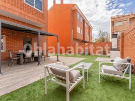 Casa (unifamiliar adosada), 274 m², cerca de bus y tren, seminuevo