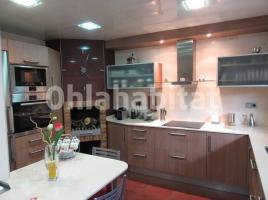 Casa (unifamiliar aïllada), 233 m², prop de bus i tren, centro
