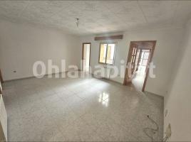 Flat, 116 m², near bus and train