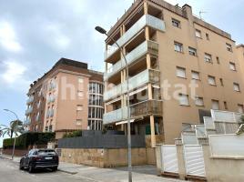Attic, 132.59 m², near bus and train, almost new